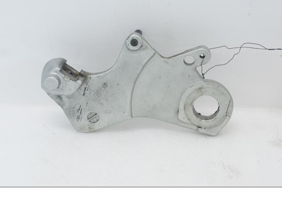 Baksidan på Bromsoksfäste från en KTM 1290 Super Adventure R -2021 motorcykel.