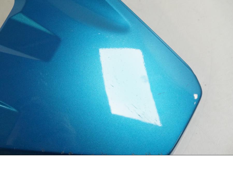 Höger sida på Sidopanel från en BMW C400X -2018 motorcykel.