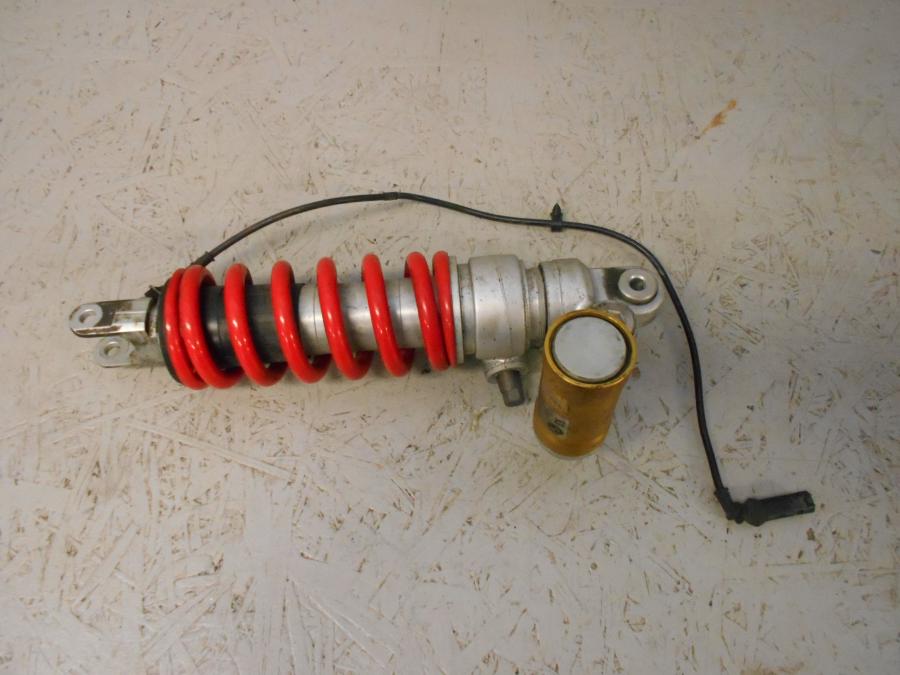 Framsidan på Stötdämpare från en BMW S 1000 RR -2017 motorcykel.