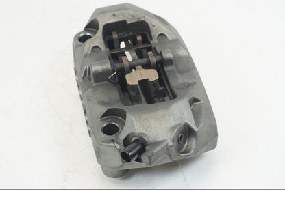 Vänster sida på Bromsok från en Ducati Hyperstrada -2013 motorcykel.