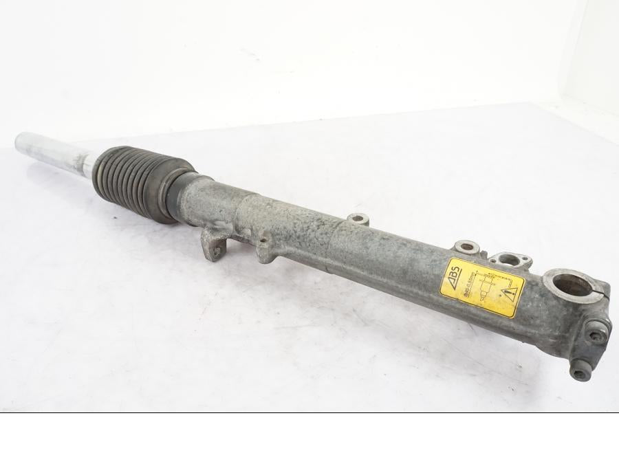 Framsidan på Gaffelben från en BMW K 1100 LT -1999 motorcykel.