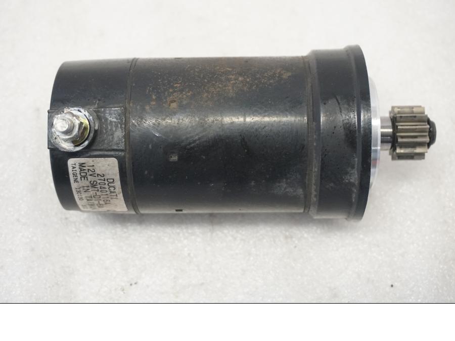 Framsidan på Startmotor från en Ducati Monster 796 -2013 motorcykel.