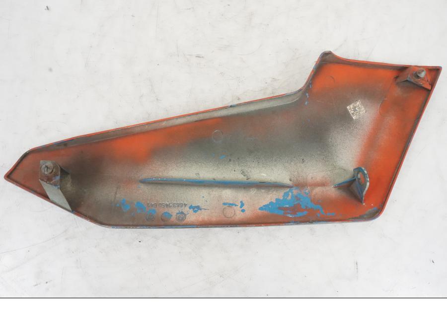 Baksidan på Sidopanel från en BMW K 1100 LT -1999 motorcykel.