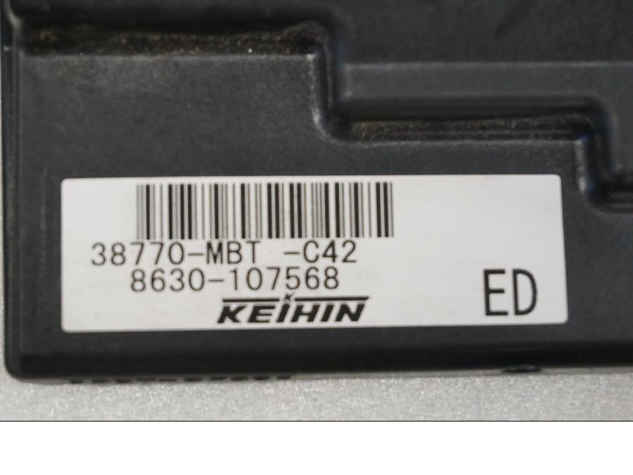 Framsidan på Låssats från en Honda XL 1000 V -2008 motorcykel.