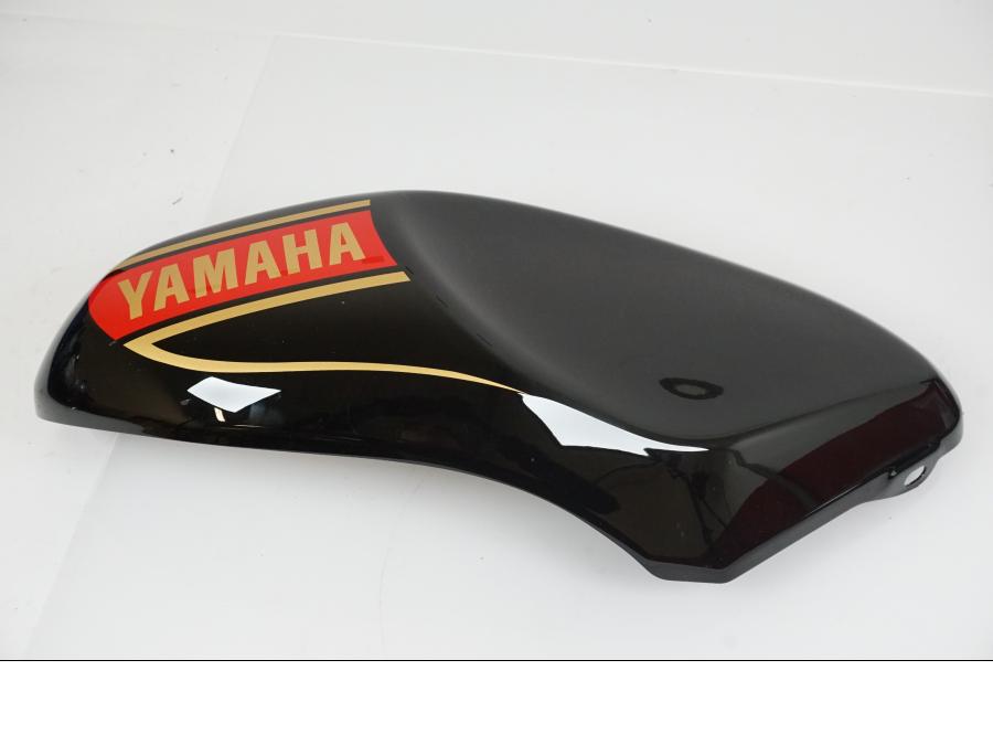 Framsidan på Tankkåpa från en Yamaha XSR 700 -2021 motorcykel.