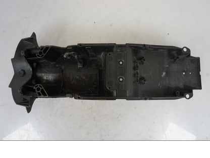 Höger sida på Undertail från en KTM 990 Super Duke -2006 motorcykel.