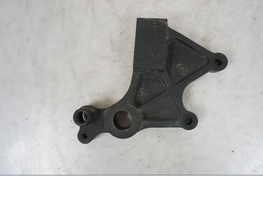 Snett uppifrån på Bromsoksfäste från en Kawasaki Versys 650 -2014 motorcykel.