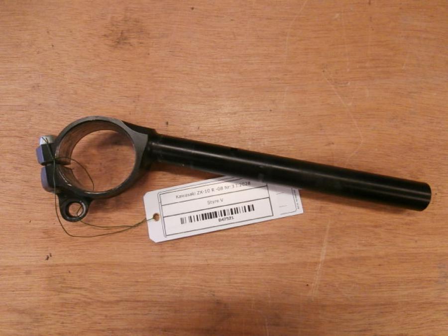 Framsidan på Styre från en Kawasaki ZX-10R -2008 motorcykel.