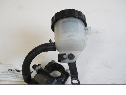 Baksidan på Bromshuvudcylinder från en Kawasaki ZX-10R -2008 motorcykel.