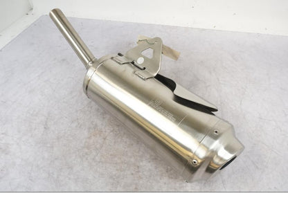 Vänster sida på Ljuddämpare från en Triumph Street Triple R -2009 motorcykel.