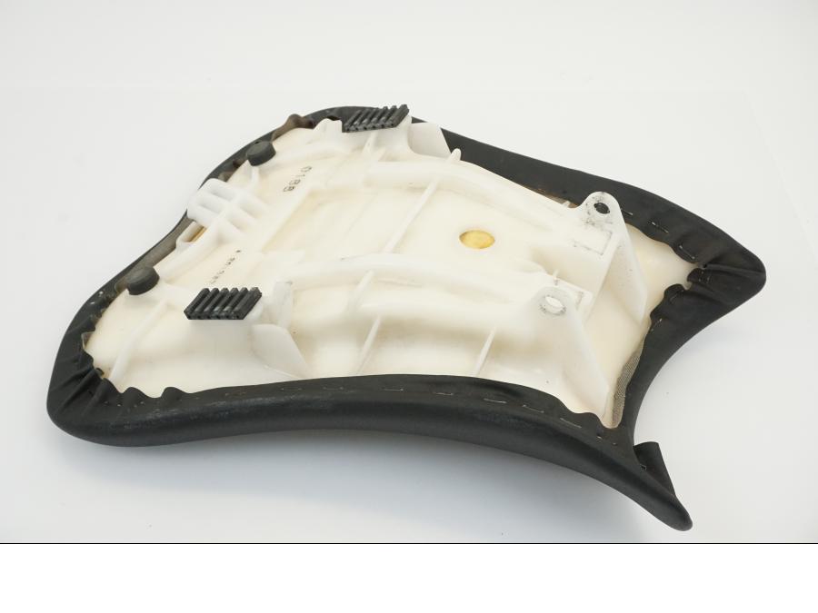 Snett uppifrån på Sadel från en Kawasaki ZX-10R -2008 motorcykel.