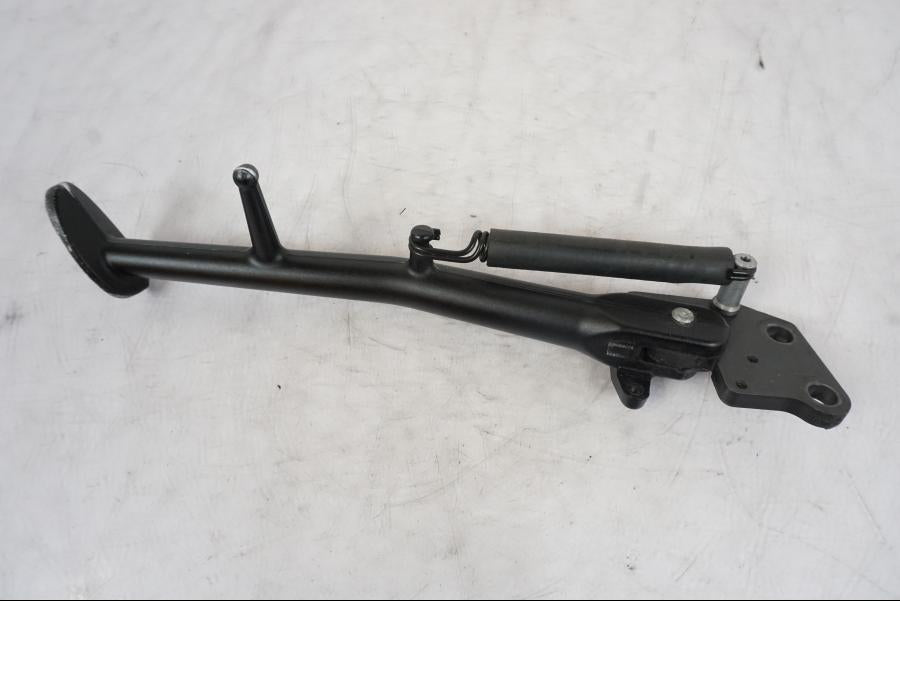 Vänster sida på Sidostöd från en KTM 1290 Super Duke R -2021 motorcykel.