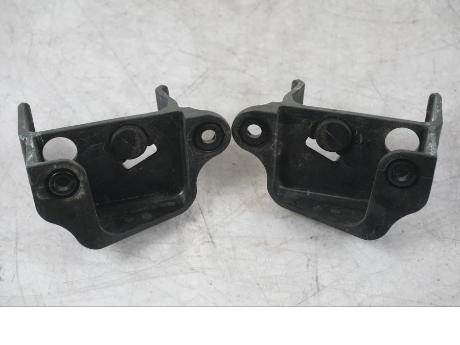 Vänster sida på Bensintankfäste från en BMW K 1600 GTL -2015 motorcykel.