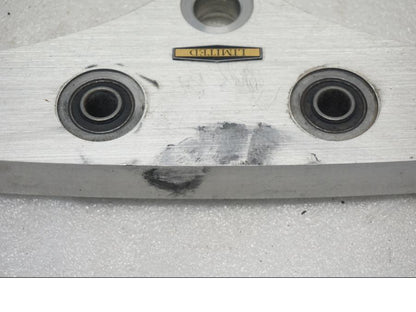 Höger sida på Gaffelkrona från en Suzuki VL 800 -2004 motorcykel.