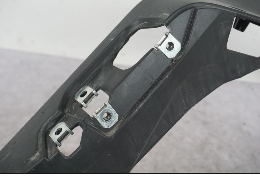 Snett uppifrån på Sidopanel från en BMW K 1600 GTL -2015 motorcykel.