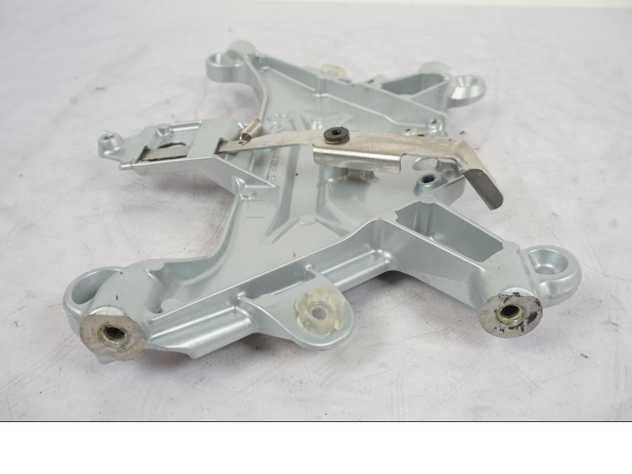 Extrabild1 på Sadelfäste från en KTM 1290 Super Duke -2019 motorcykel.