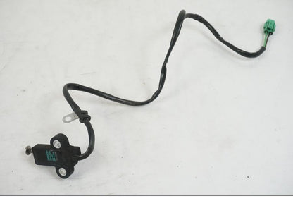 Snett nerifrån på Sidostödsbrytare från en Suzuki VZR 1800 -2009 motorcykel.