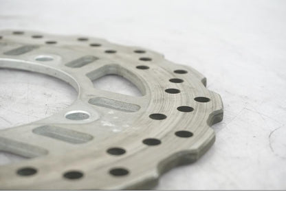 Vänster sida på Bromsskiva från en Kawasaki Z 1000 -2011 motorcykel.