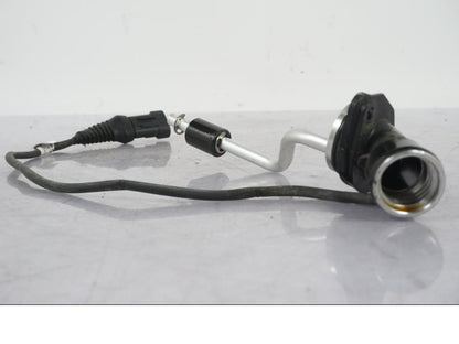 Höger sida på Oljenivågivare från en KTM 1290 Super Adventure R -2018 motorcykel.