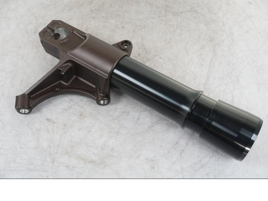 Baksidan på Gaffelben från en Yamaha V-Max 1700 -2009 motorcykel.