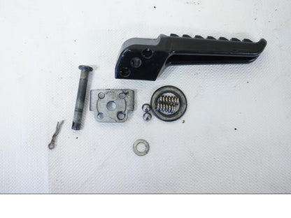 Baksidan på Fotpinne från en Kawasaki Z 800 -2013 motorcykel.