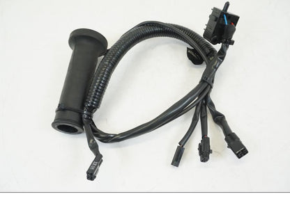 Vänster sida på Handtag från en Yamaha MT-09 Tracer -2021 motorcykel.