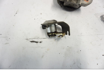 Baksidan på Låssats från en Suzuki DL 1000 -2003 motorcykel.