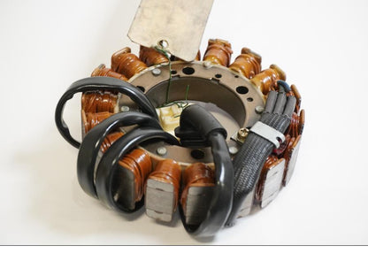 Framsidan på Generator från en Honda CB 1300 F -2003 motorcykel.