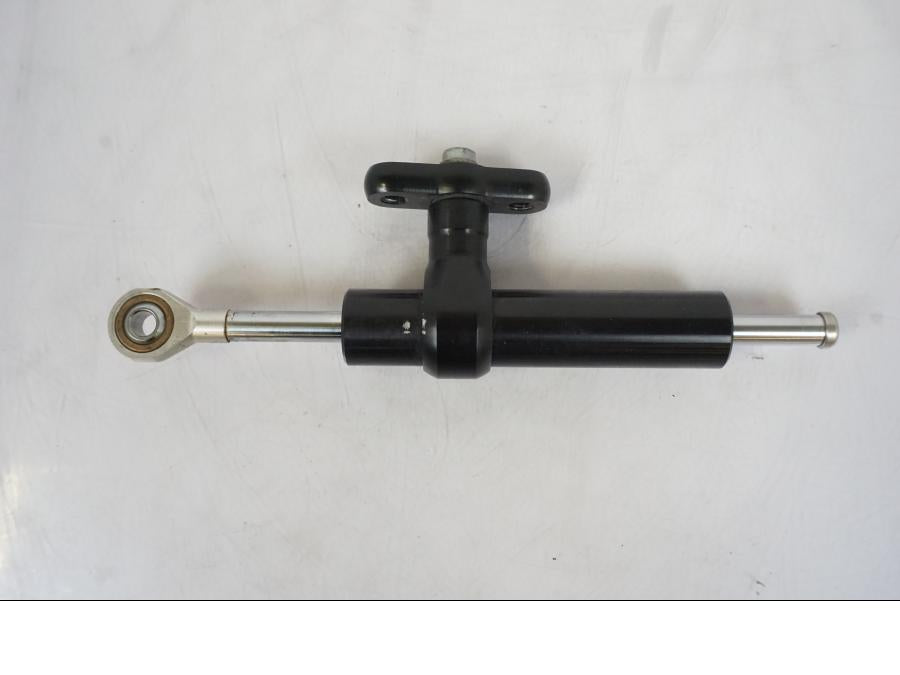 Baksidan på Styrdämpare från en KTM 790 Duke -2019 motorcykel.