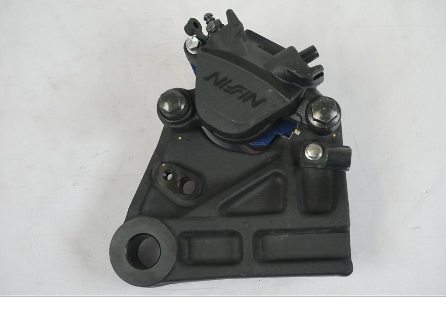 Framsidan på Bromsok från en Kawasaki Z 900 -2021 motorcykel.