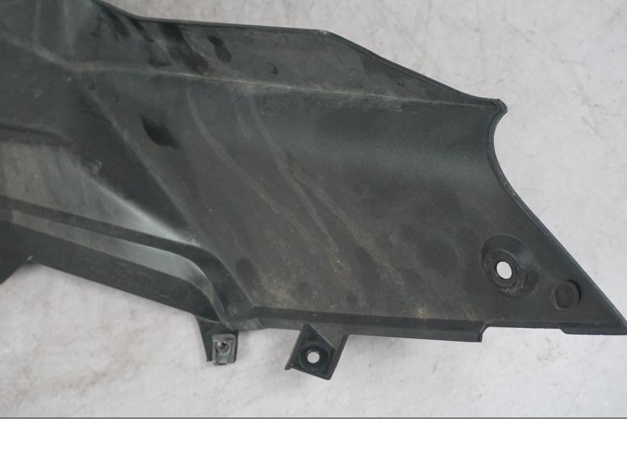 Extrabild1 på Bensintankskåpa från en Triumph Tiger Explorer -2012 motorcykel.