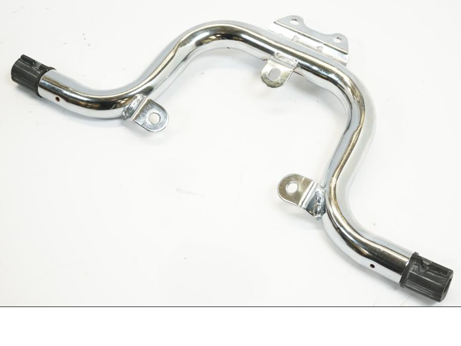 Vänster sida på Skylthållare från en Yamaha XVS 650 -2002 motorcykel.