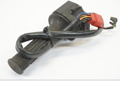 Snett uppifrån på Styrelreglage från en Honda VF 750 S -1982 motorcykel.