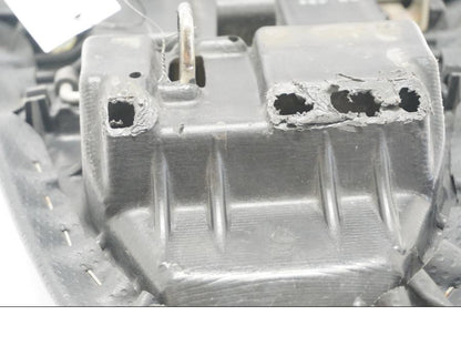 Snett nerifrån på Sadel från en Honda VTR 1000 F -2005 motorcykel.