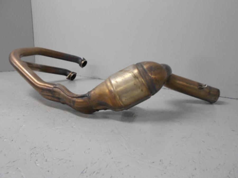 Baksidan på Grenrör från en BMW F 800 GS -2015 motorcykel.