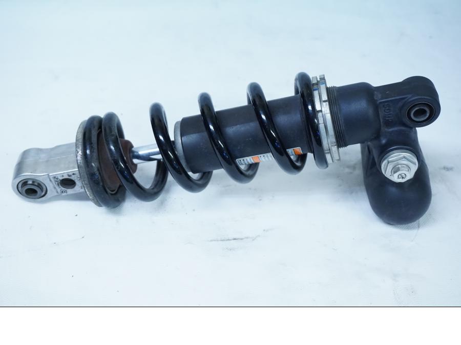 Framsidan på Stötdämpare från en Suzuki GSX-R 1000 -2011 motorcykel.