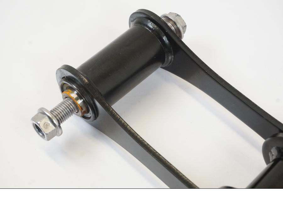 Höger sida på Stötdämparlänkage från en Triumph Trident -2021 motorcykel.