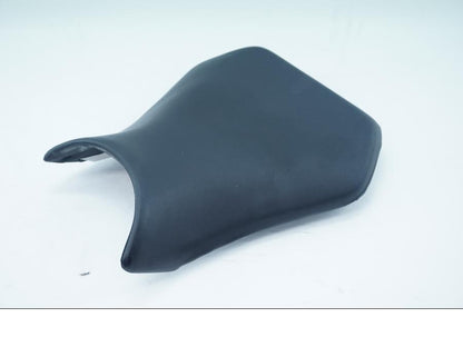 Baksidan på Sadel från en Yamaha YZF 1000 R1 -2002 motorcykel.