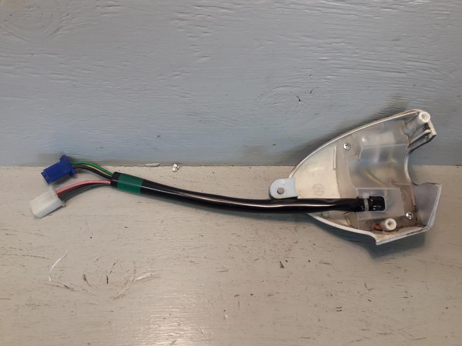 Baksidan på Styrelreglage från en Yamaha Cygnus -2007 motorcykel.