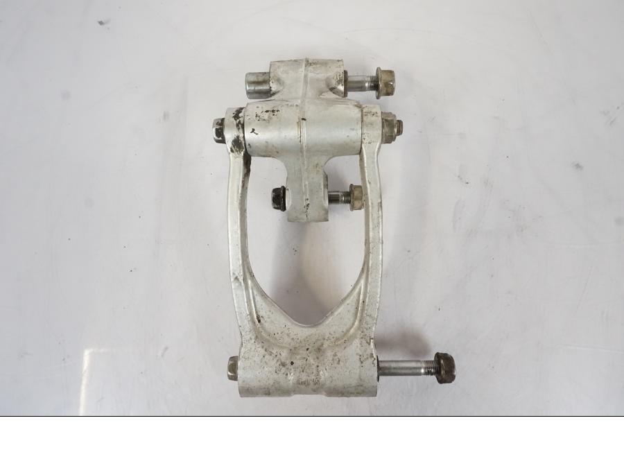 Höger sida på Stötdämparlänkage från en Honda CRF 1000 Africa Twin -2016 motorcykel.