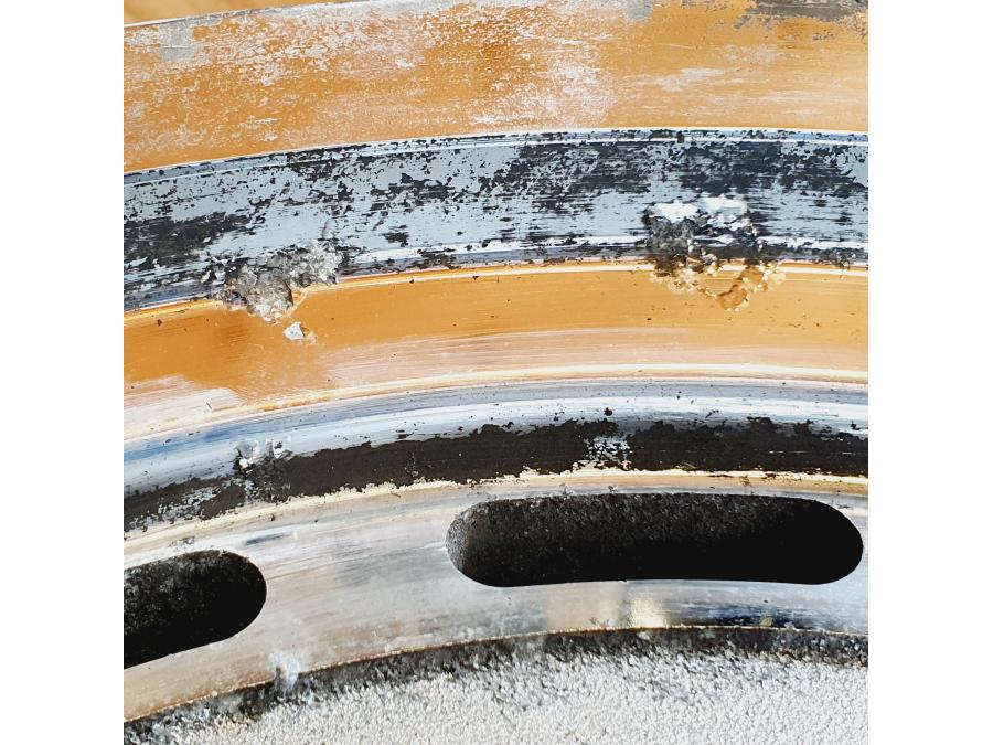 Vänster sida på Fälg från en H-D Sportster 1200 XL1200C -1998 motorcykel.