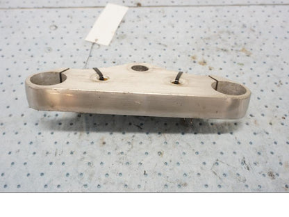 Framsidan på Gaffelkrona från en Kawasaki EN 500 -1999 motorcykel.