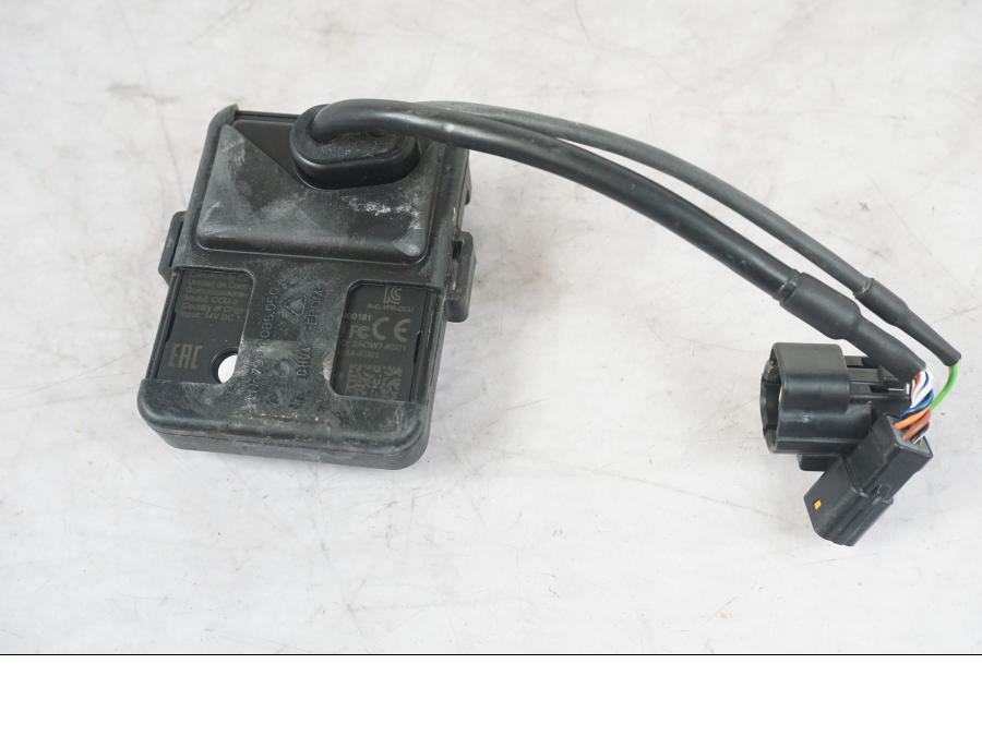 Framsidan på Anslutningsenhet från en KTM 1290 Super Adventure S -2022 motorcykel.