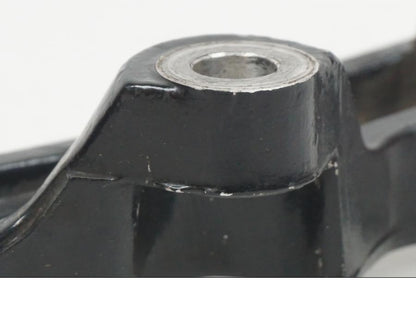 Snett uppifrån på Bromsoksfäste från en Yamaha XJ 900 -1997 motorcykel.