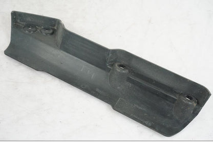 Baksidan på Gaffelbensskydd från en Triumph Tiger Explorer -2013 motorcykel.