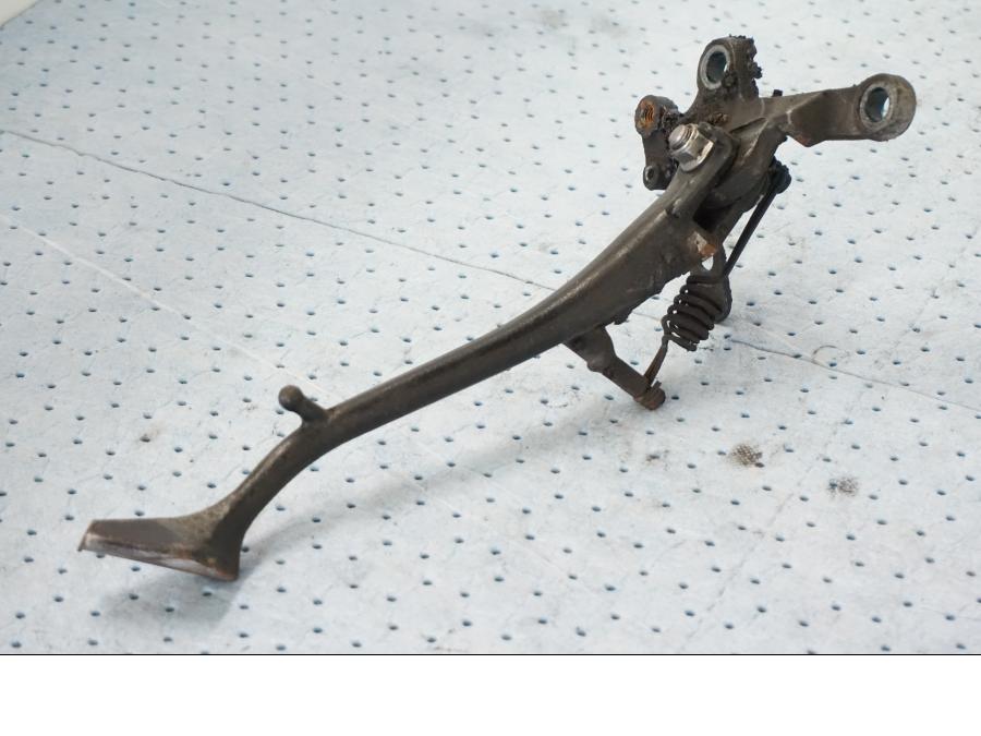 Baksidan på Sidostöd från en Suzuki GSX-R 1000 -2008 motorcykel.