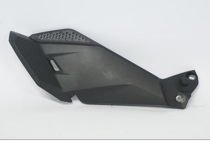 Framsidan på Bensintankskåpa från en BMW R 1250 GS -2022 motorcykel.