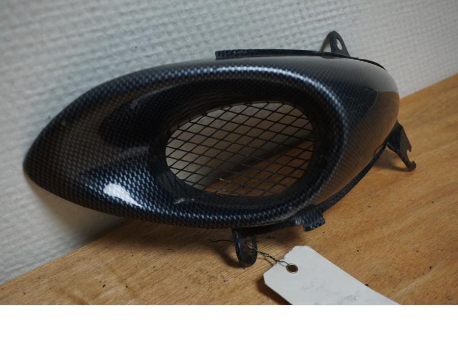 Framsidan på Luftintag från en Suzuki TL 1000 S -1997 motorcykel.