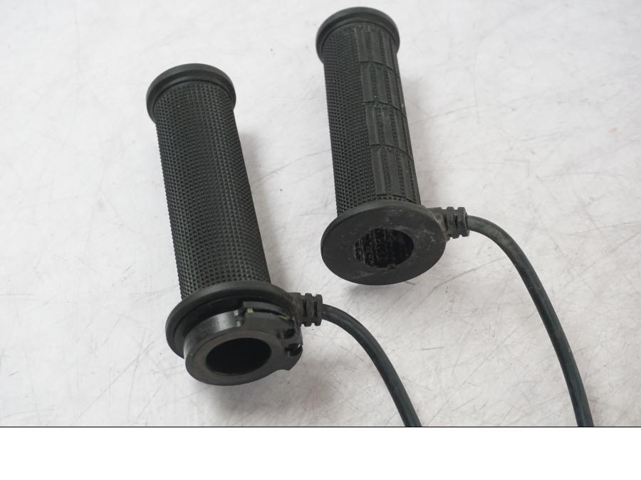 Extrabild2 på Värmehandtag från en Yamaha MT-09 -2016 motorcykel.