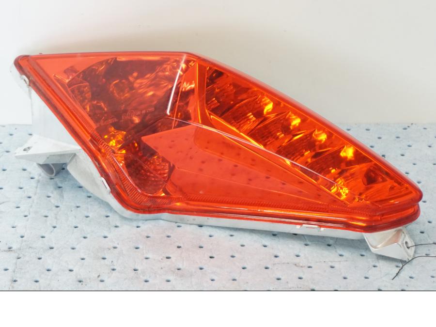 Höger sida på Baklampa från en Yamaha X-Max 250 -2016 scooter.